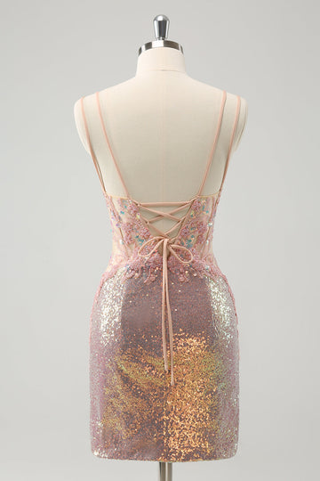 Vestido de fiesta corto ajustado con tirantes finos y encaje en la espalda en color rubor brillante